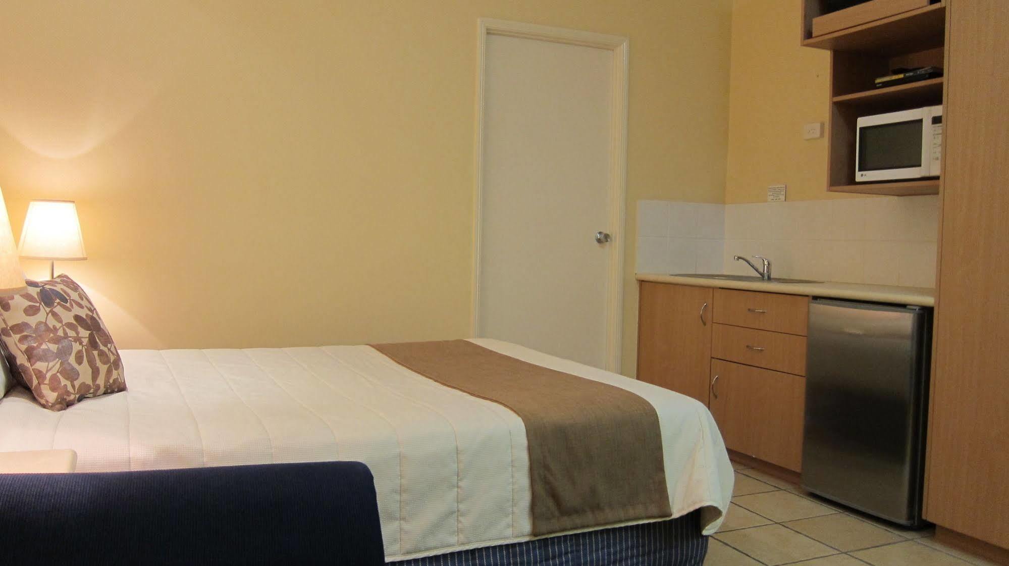 Dalby Mid Town Motor Inn Esterno foto