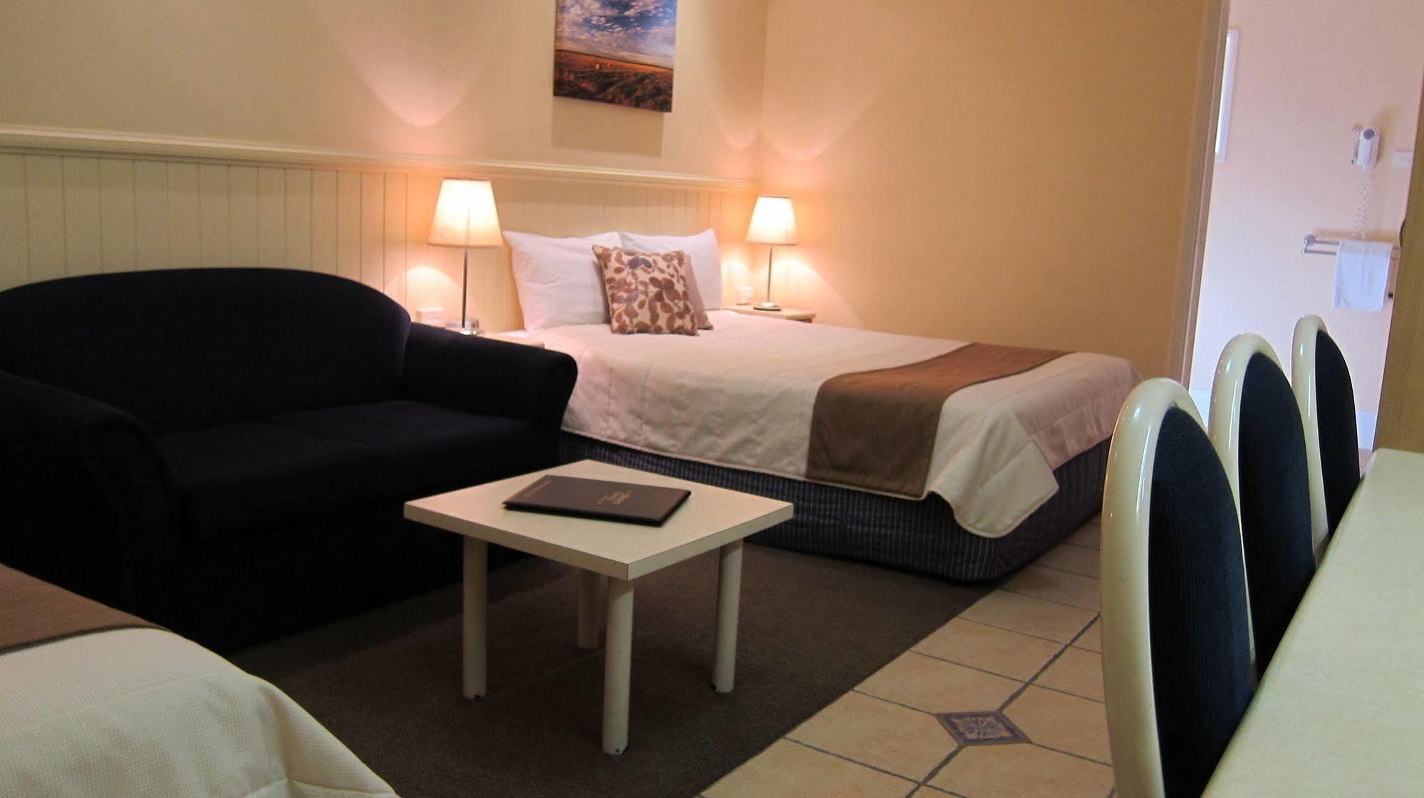 Dalby Mid Town Motor Inn Esterno foto
