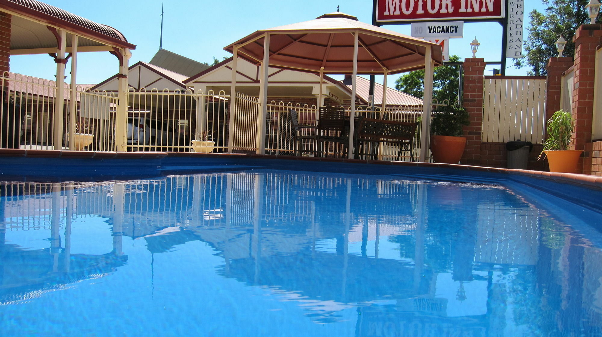 Dalby Mid Town Motor Inn Esterno foto